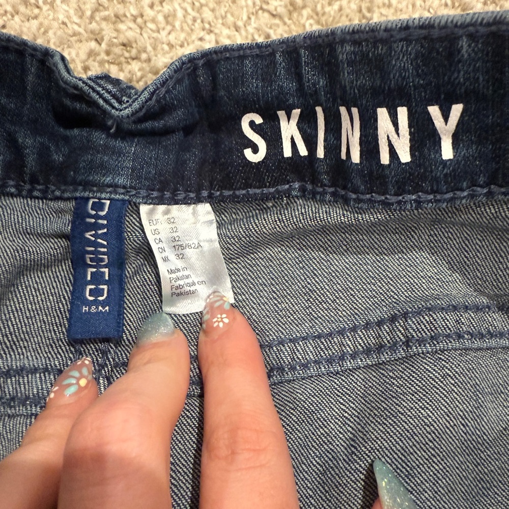 H&M Men’s Skinny Fit Blue Jeans - Picture 5 of 7